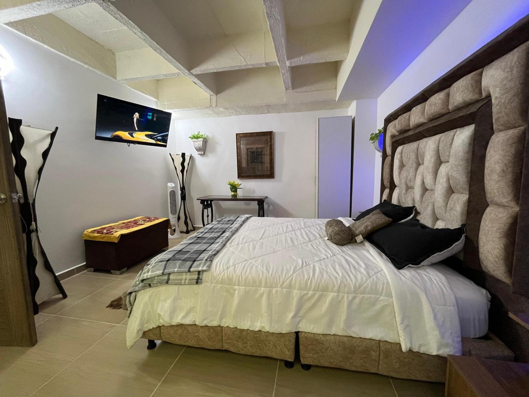 Levits Apartment Medellin Bagian luar foto